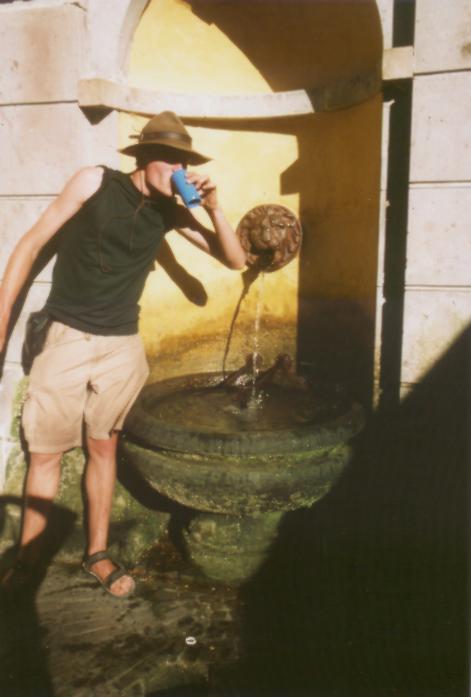 Kstlich kaltes Brunnenwasser in Aritzo
