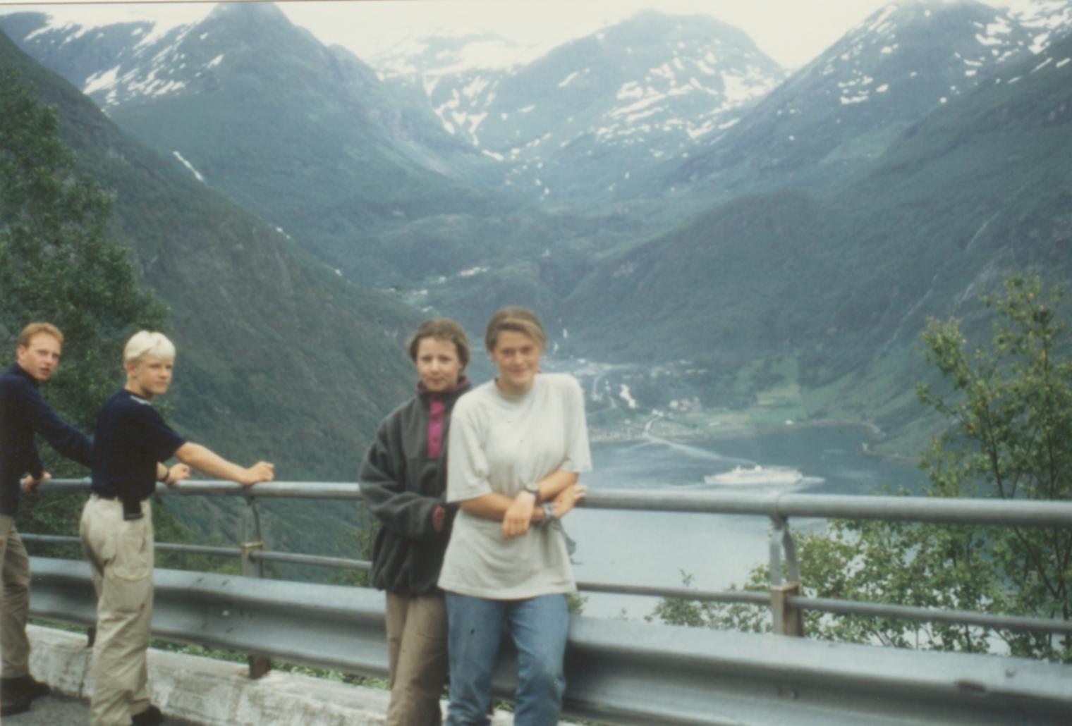Gruppenbild vor der Kulisse des Geiranger-Fjords