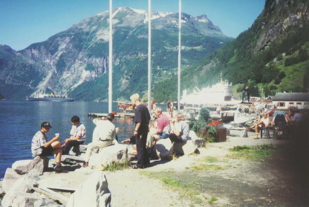 Mittagspause direkt am Geirangerfjord